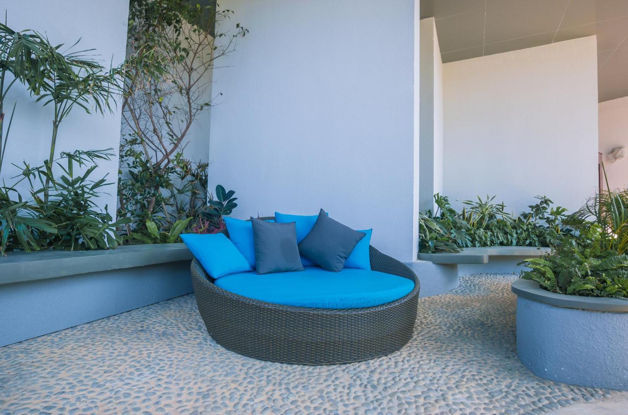 Celestara Luxury At Trizen With Pool, View Apartment Colombo